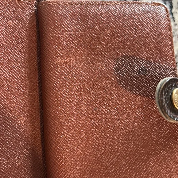 LV Monogram Kisslock Wallet - Picture 7 of 16